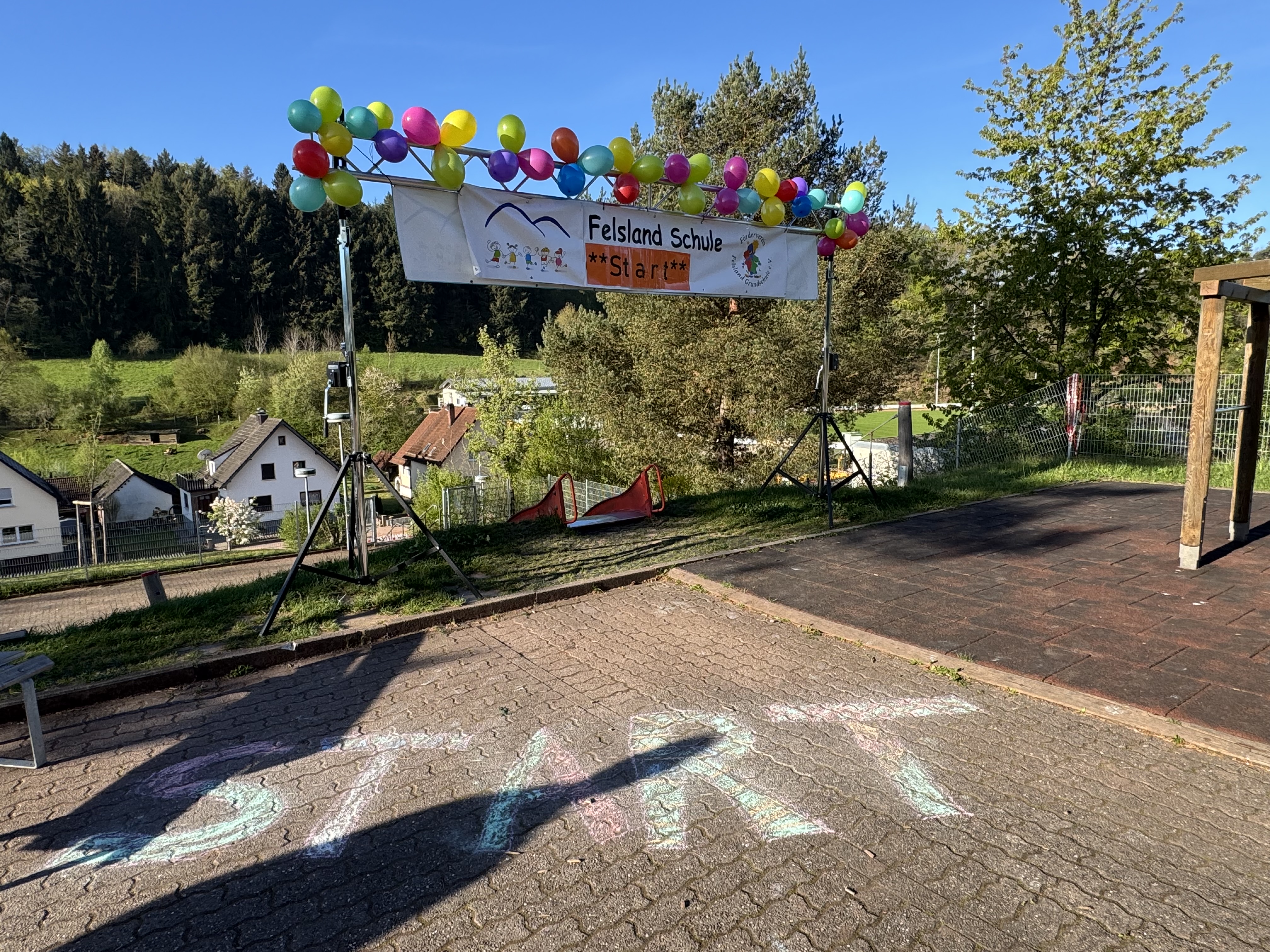Startbogen beim Spendenlauf